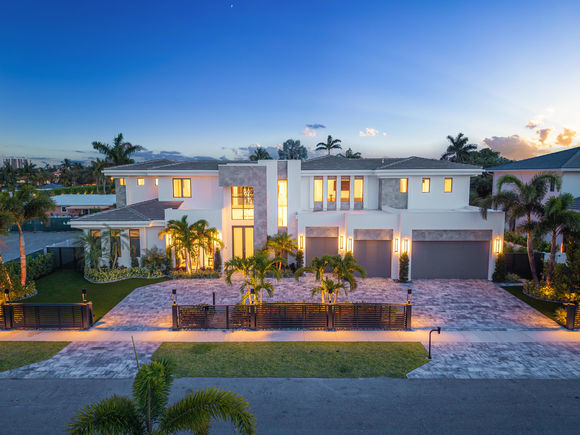 474 NE 10th Street Boca Raton, FL House Contingent - Photo 1 of 43. Opens carousel modal