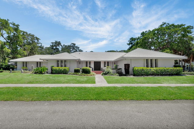 800 SW 17th Street