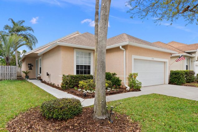 3288 SW Majestic Court