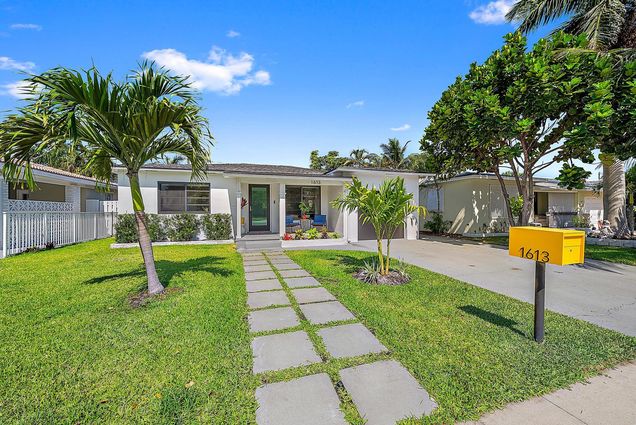 1613 N J Terrace Lake Worth Beach, FL House Active - Photo 1 of 24. Opens carousel modal