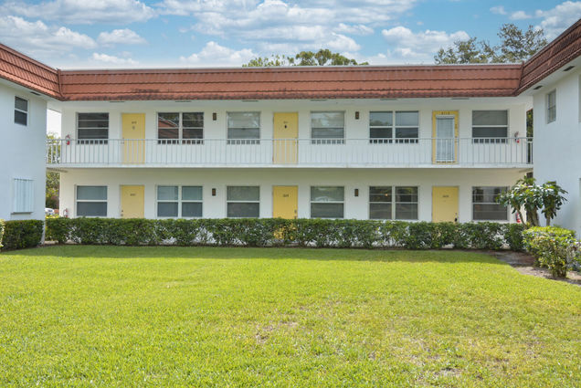 1225 NW 21st Street Unit 21-2105 Stuart, FL Condo Active - Photo 1 of 34. Opens carousel modal