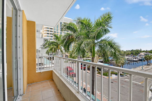 100 NE 6th Street Unit 306