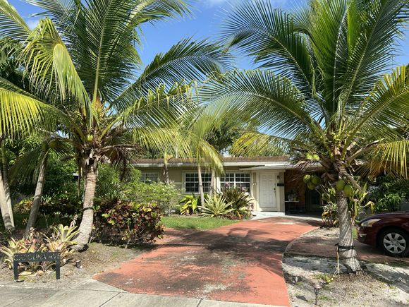 725 Carolina Avenue Fort Lauderdale, FL House Active - Photo 1 of 21. Opens carousel modal