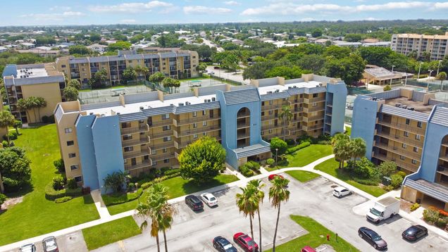 2820 Tennis Club 204 Drive Unit 204 West Palm Beach, FL Condo Active - Photo 1 of 32. Opens carousel modal