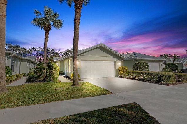 2977 SW Waterfall Trace