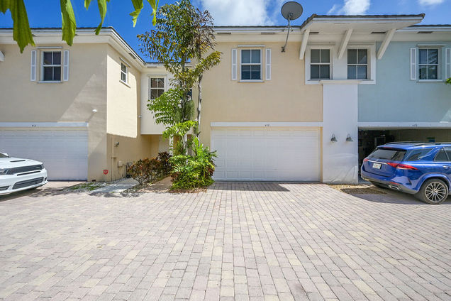 410 NE 1st Avenue Pompano Beach, FL Townhouse Active - Photo 1 of 24. Opens carousel modal
