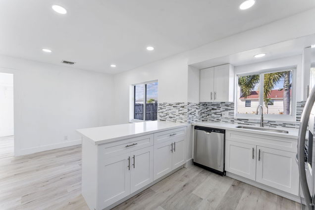 240 NW 5th Street Deerfield Beach, FL House Active - Photo 1 of 10. Opens carousel modal