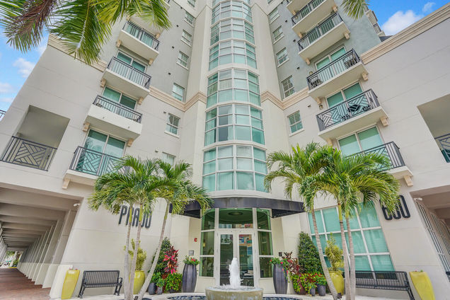 600 S Dixie Highway Unit 639 West Palm Beach, FL Condo Active - Photo 1 of 30. Opens carousel modal