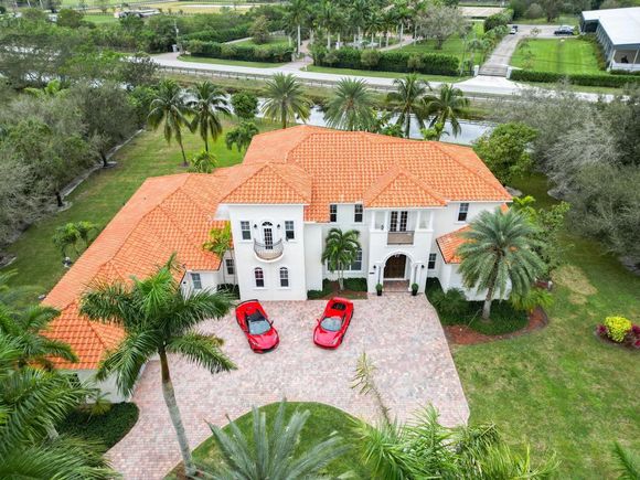 2685 Greenbriar Boulevard