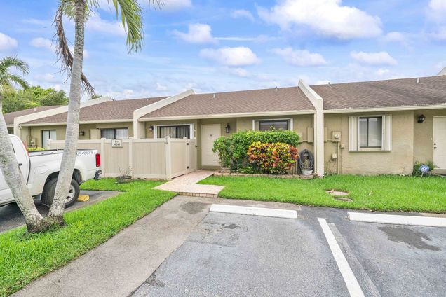 10240 W Boca Bend W I3 Bend W Boca Raton, FL Townhouse Active - Photo 1 of 14. Opens carousel modal