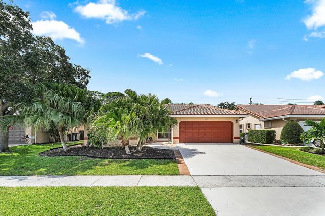5155 Rosen Boulevard