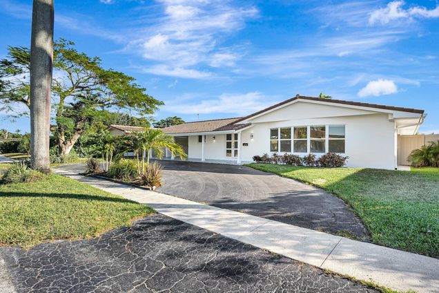 1478 NE 57th Court