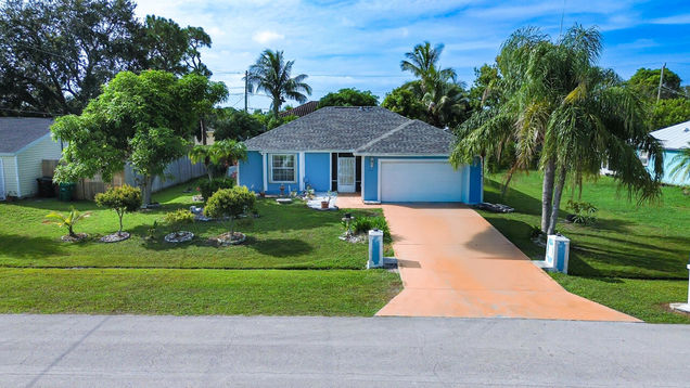 2830 SE Cabana Lane