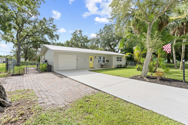 5302 Bowling Green Drive