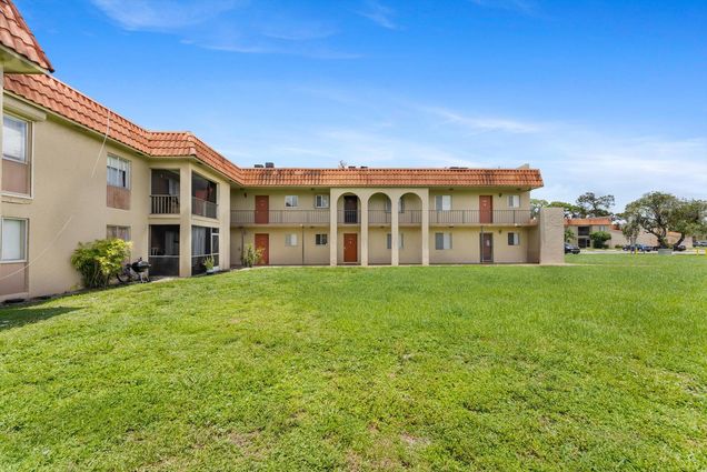 6100 Forest Hill Boulevard Unit 209