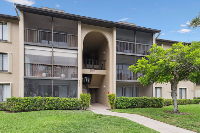 712 Sunny Pine Way Unit F3