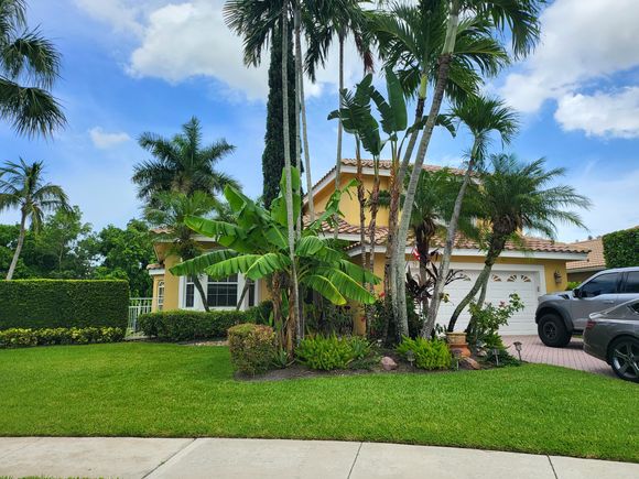9292 Lakeside Lane