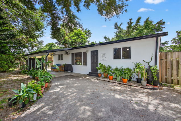 847 Belmont Drive West Palm Beach, FL House Active - Photo 1 of 53. Opens carousel modal