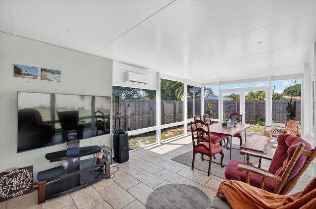 300 SW 25th Avenue