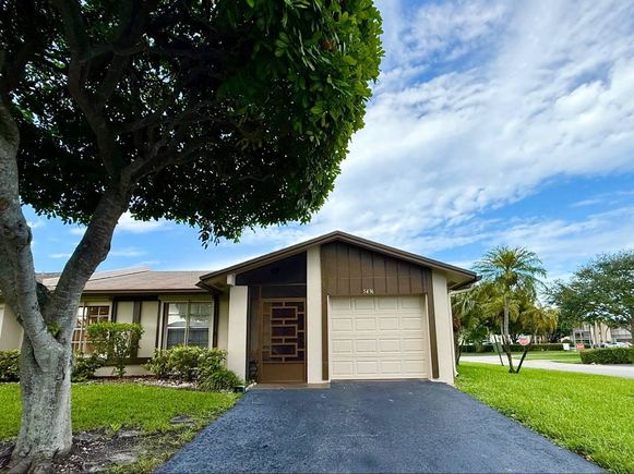 5496 Viburnum Circle