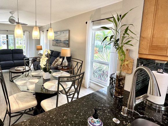 250 NE 20th Street Unit 1090