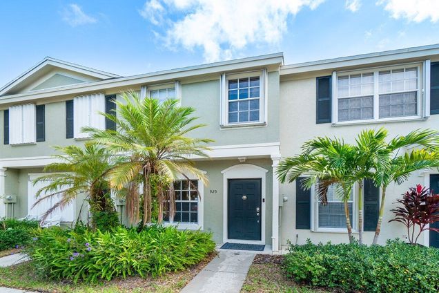 925 Kokomo Key Lane Delray Beach, FL Townhouse Active - Photo 1 of 38. Opens carousel modal