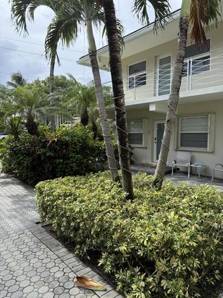 100 Venetian Drive Unit 5