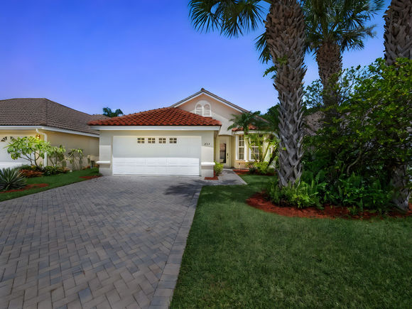 624 SW Saint Thomas Cove