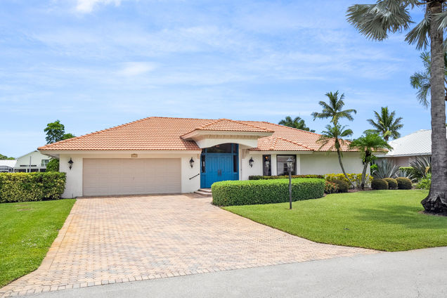 3422 SE Fairway W Stuart, FL House Active - Photo 1 of 74. Opens carousel modal