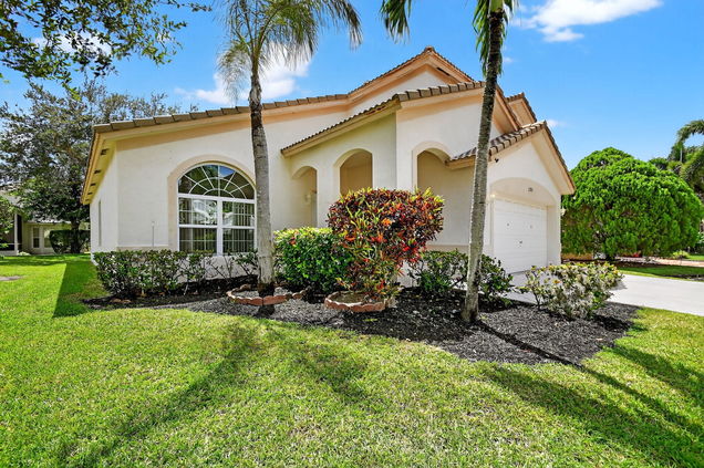 2707 Pointe Circle