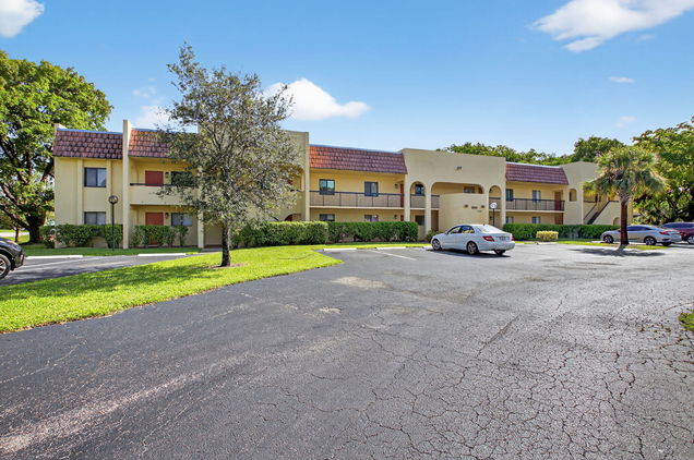 900 SW 9th Street Circle Unit 102