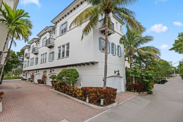 285 SE 6th Avenue Unit I Delray Beach, FL Townhouse Active - Photo 1 of 48. Opens carousel modal