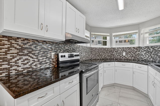 9375 Sw 61st -A12 Way Unit A12