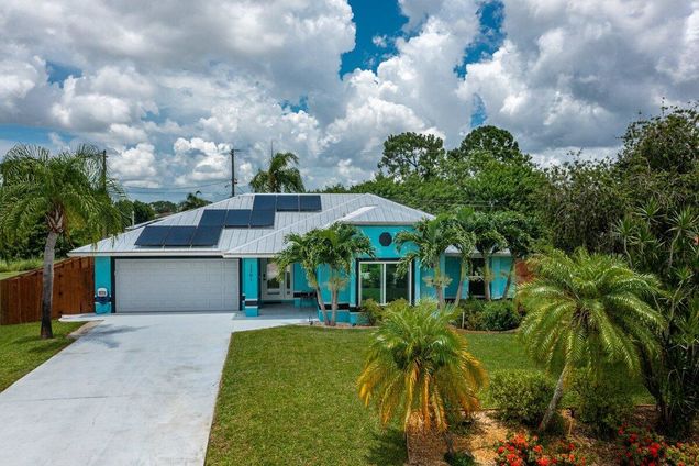 1261 SW Fox Court Port Saint Lucie, FL House Active - Photo 1 of 35. Opens carousel modal