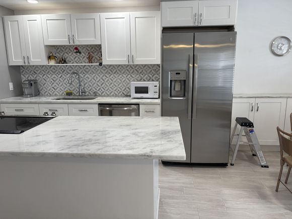 2084 Exeter E Unit 2084 E