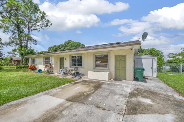 5107 Palm Drive Fort Pierce, FL House Active - Photo 1 of 31. Opens carousel modal