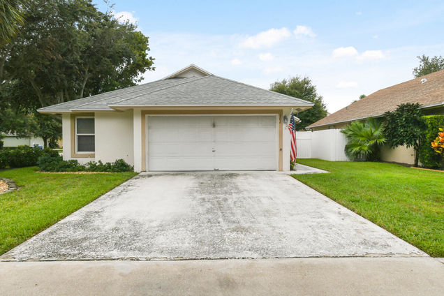 102 Pennock Landing Circle Jupiter, FL House Active - Photo 1 of 33. Opens carousel modal