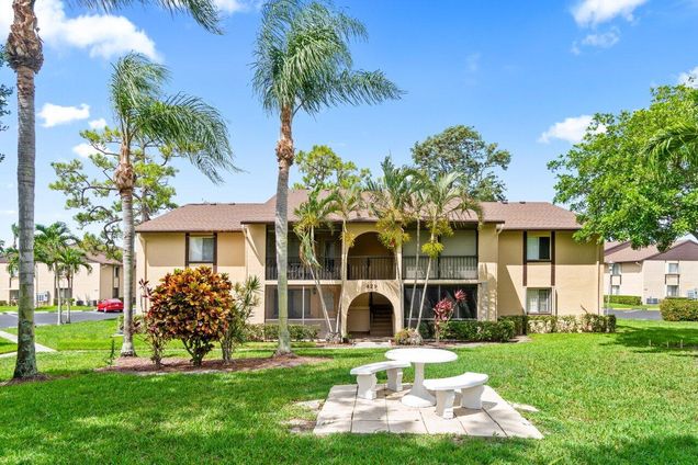 429 Pine Glen Unit C2
