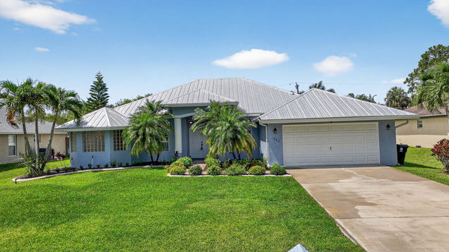 1342 SW Oriole Lane