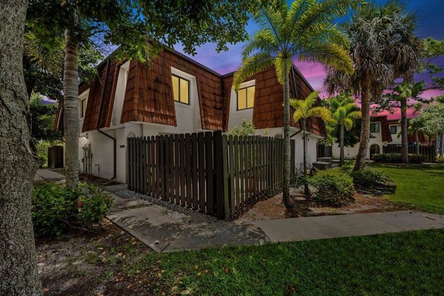 2220 White Pine Circle Unit B