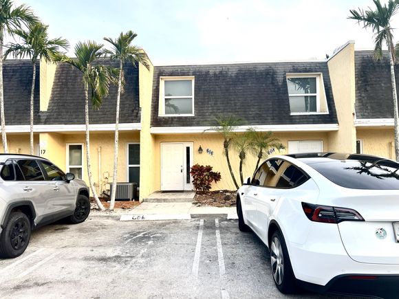 606 SW 1st Street