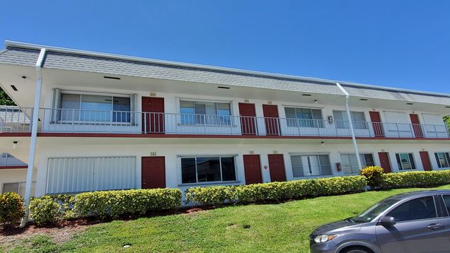 3120 Cynthia Lane Unit 204