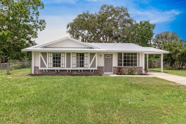 264 NE Ardsley Drive Port Saint Lucie, FL House Active - Photo 1 of 36. Opens carousel modal