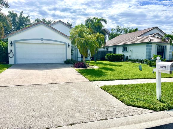 1891 Oak Berry Circle