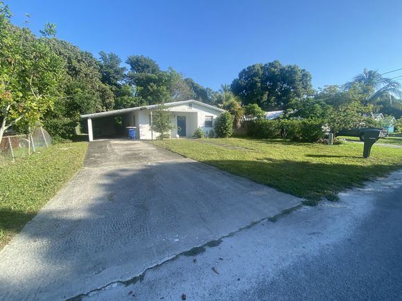 1105 Apple Street