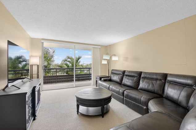 555 NW 4th Avenue Unit 4230