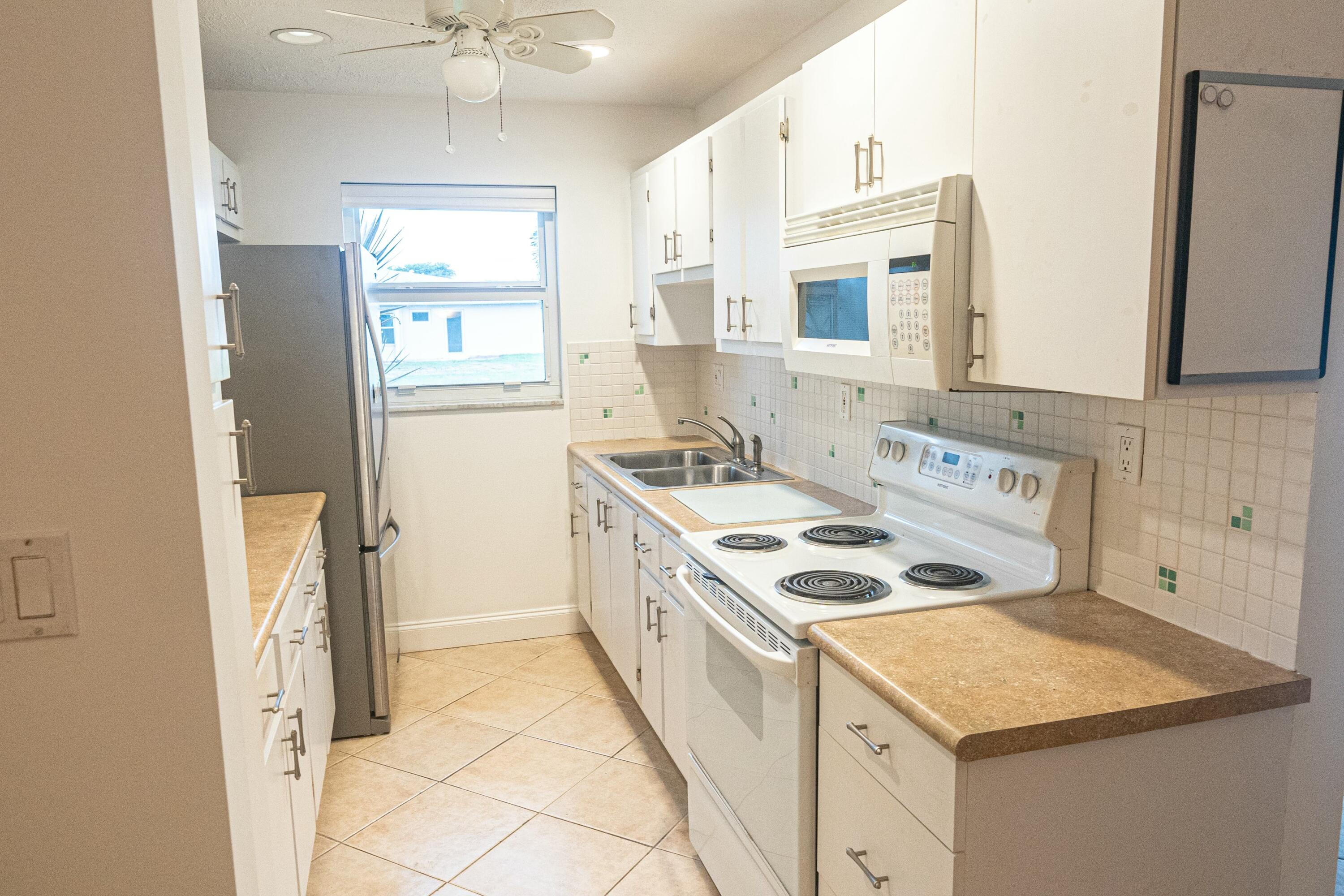 250 High Point Ct B Boynton Beach - 35 RX 11110467 3 1753470820