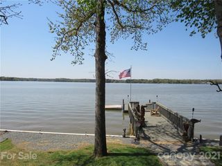 292 River Pointe None