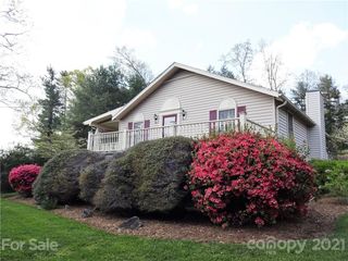 17 Aiken Place