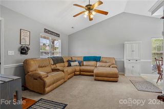 923 Londonderry Drive